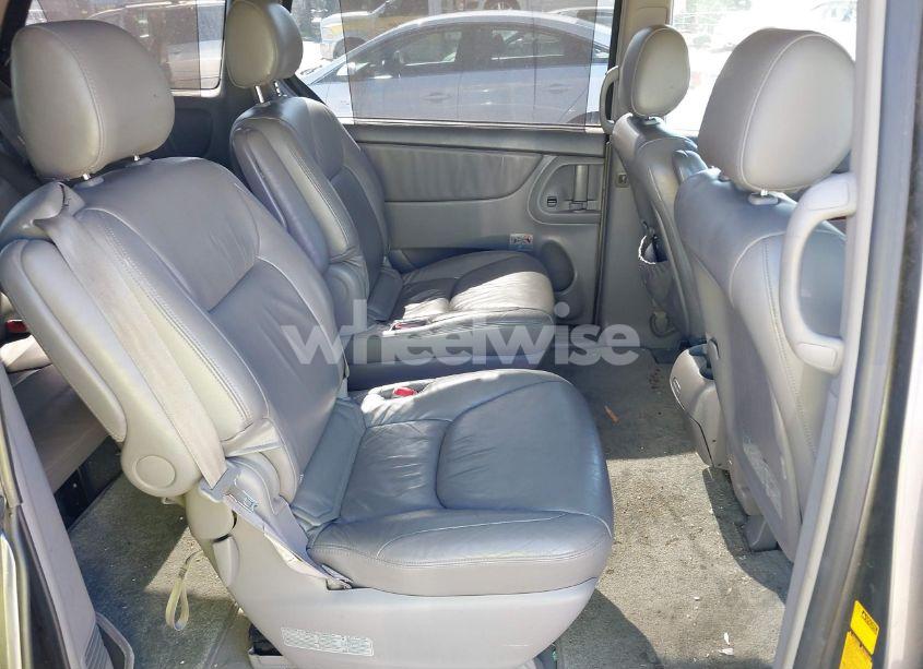 Photo 8 of 2004 Toyota Sienna XLE LIMITED (VIN 5TDBA22C84S013817)