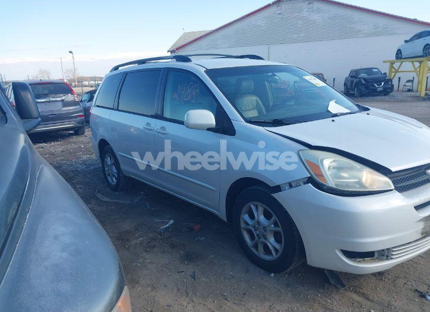 Photo 13 of 2004 Toyota Sienna XLE (VIN 5TDBA22C84S024705)