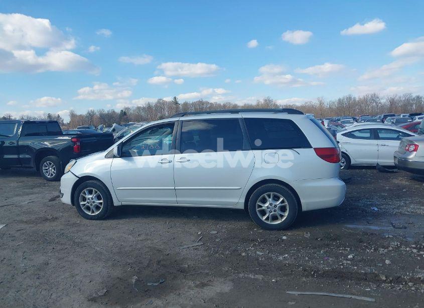 Photo 14 of 2004 Toyota Sienna XLE (VIN 5TDBA22C84S024705)
