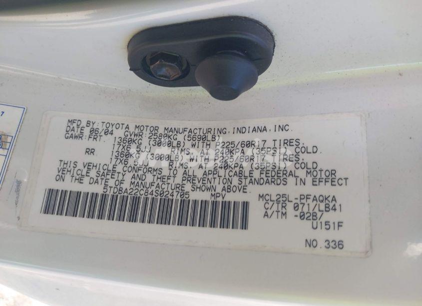 Photo 9 of 2004 Toyota Sienna XLE (VIN 5TDBA22C84S024705)