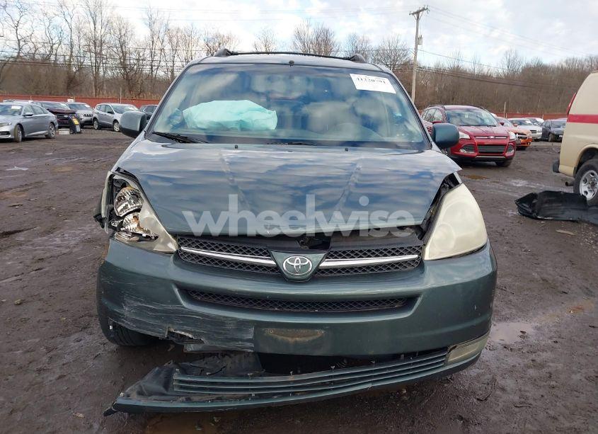 Photo 12 of 2004 Toyota Sienna XLE LIMITED (VIN 5TDBA22C84S025806)