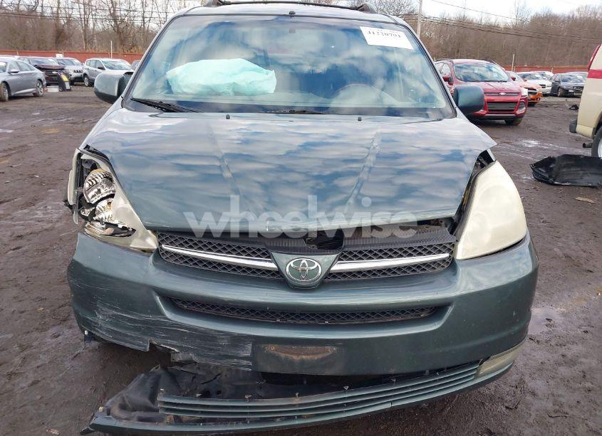 Photo 18 of 2004 Toyota Sienna XLE LIMITED (VIN 5TDBA22C84S025806)