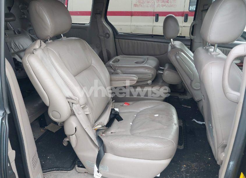 Photo 8 of 2004 Toyota Sienna XLE LIMITED (VIN 5TDBA22C84S025806)