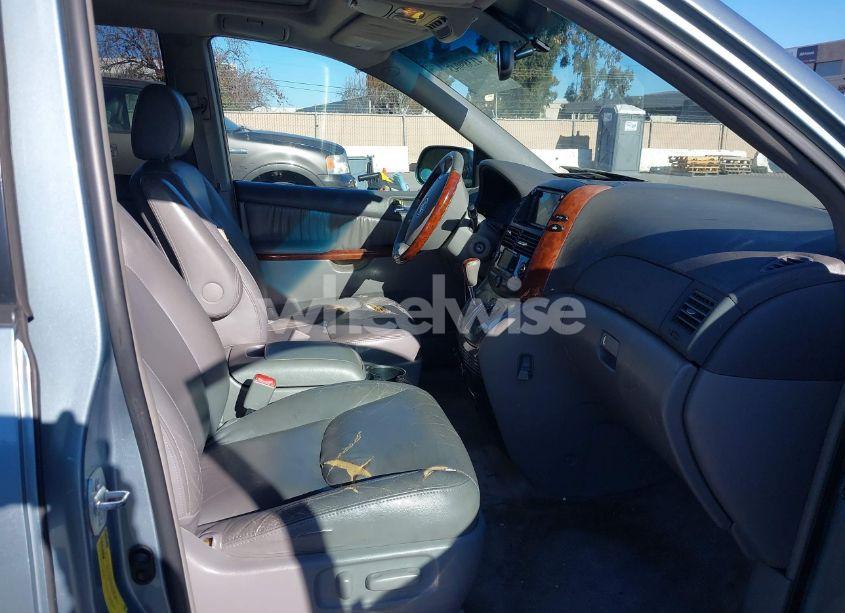 Photo 5 of 2005 Toyota Sienna XLE LIMITED (VIN 5TDBA22C85S029615)