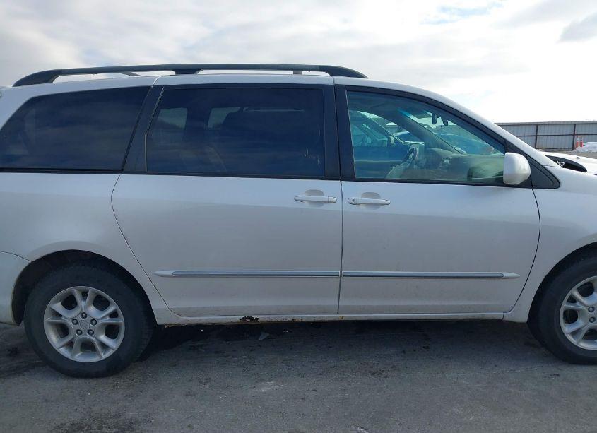 Photo 13 of 2005 Toyota Sienna XLE LIMITED (VIN 5TDBA22C85S034829)