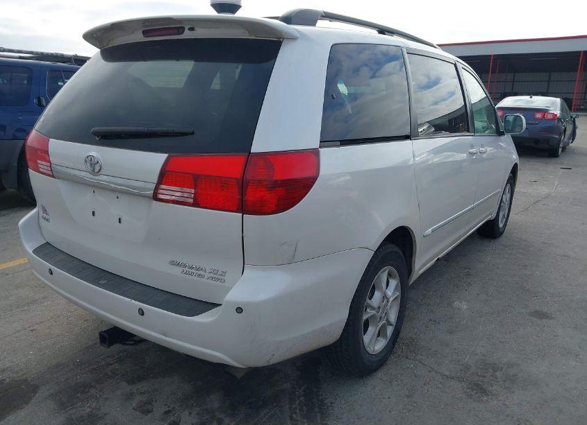 Photo 4 of 2005 Toyota Sienna XLE LIMITED (VIN 5TDBA22C85S034829)