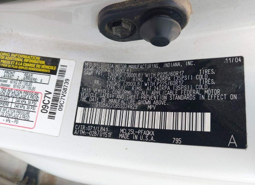 Photo 9 of 2005 Toyota Sienna XLE LIMITED (VIN 5TDBA22C85S034829)