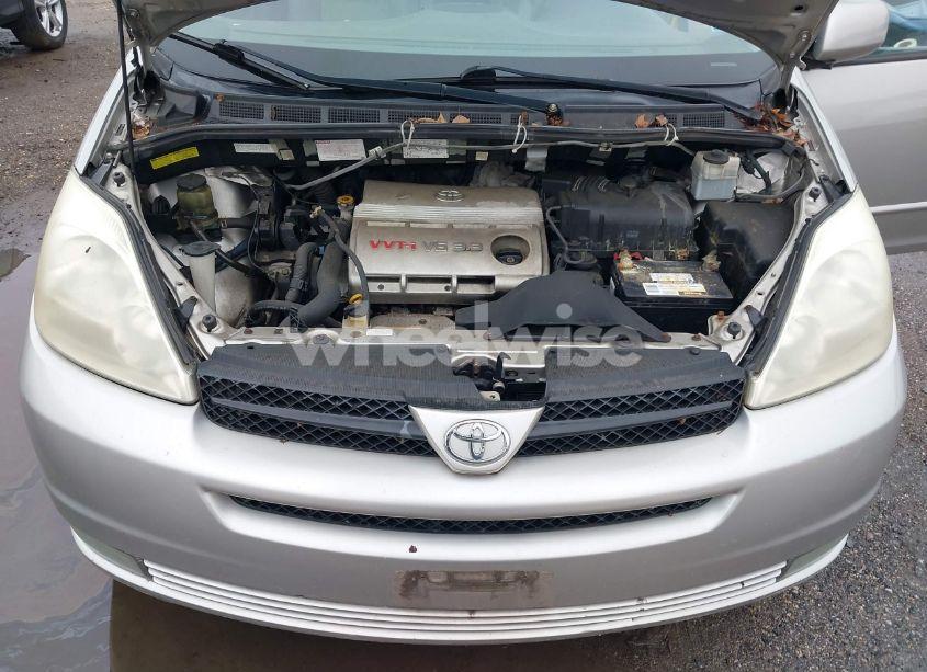 Photo 10 of 2005 Toyota Sienna XLE (VIN 5TDBA22C85S047614)