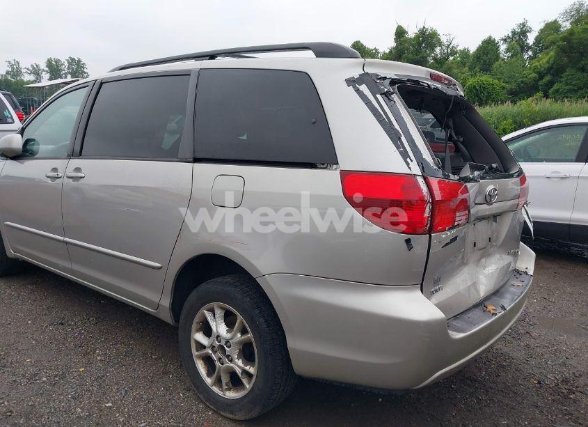 Photo 12 of 2005 Toyota Sienna XLE (VIN 5TDBA22C85S047614)