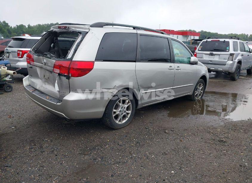 Photo 4 of 2005 Toyota Sienna XLE (VIN 5TDBA22C85S047614)