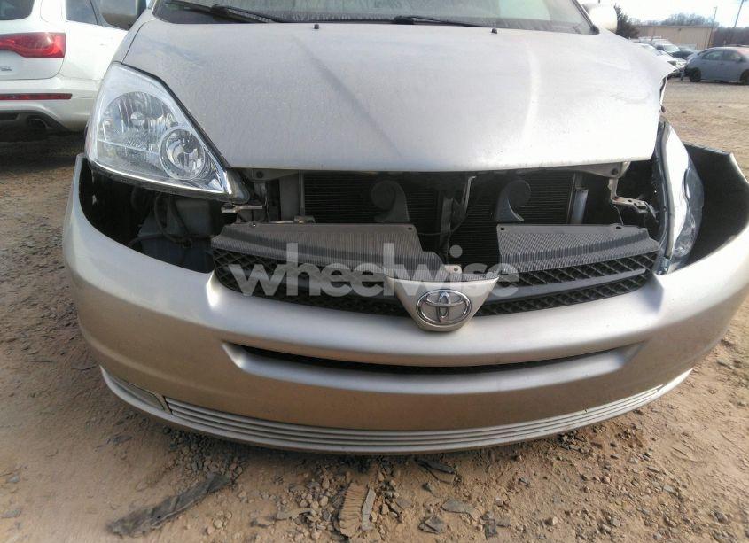 Photo 16 of 2005 Toyota Sienna XLE (VIN 5TDBA22C85S052649)