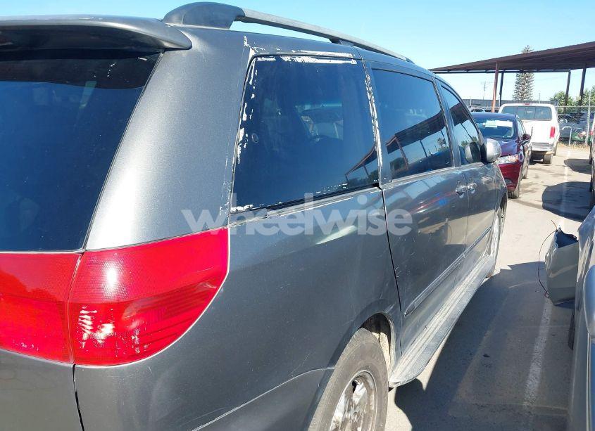 Photo 15 of 2004 Toyota Sienna XLE LIMITED (VIN 5TDBA22C94S009274)