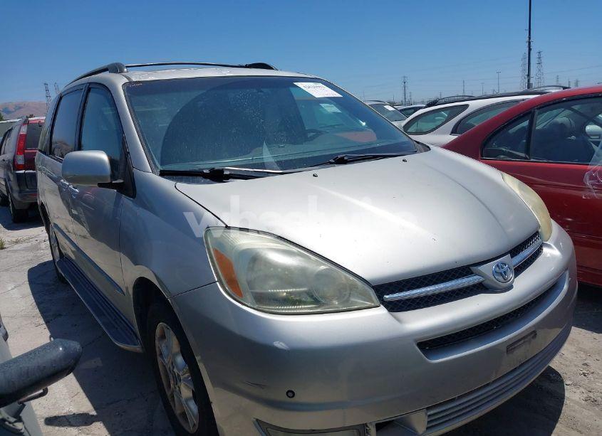 2004 Toyota Sienna XLE LIMITED (VIN 5TDBA22C94S027886) main photo