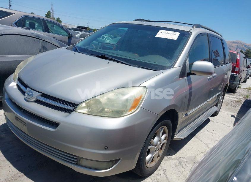 Photo 2 of 2004 Toyota Sienna XLE LIMITED (VIN 5TDBA22C94S027886)