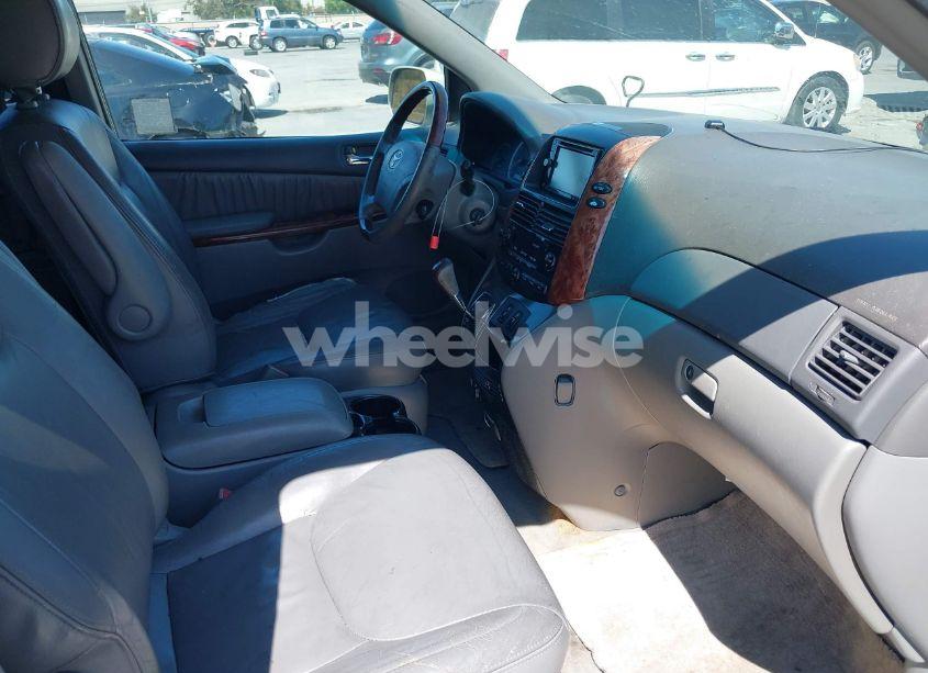 Photo 5 of 2004 Toyota Sienna XLE LIMITED (VIN 5TDBA22C94S027886)