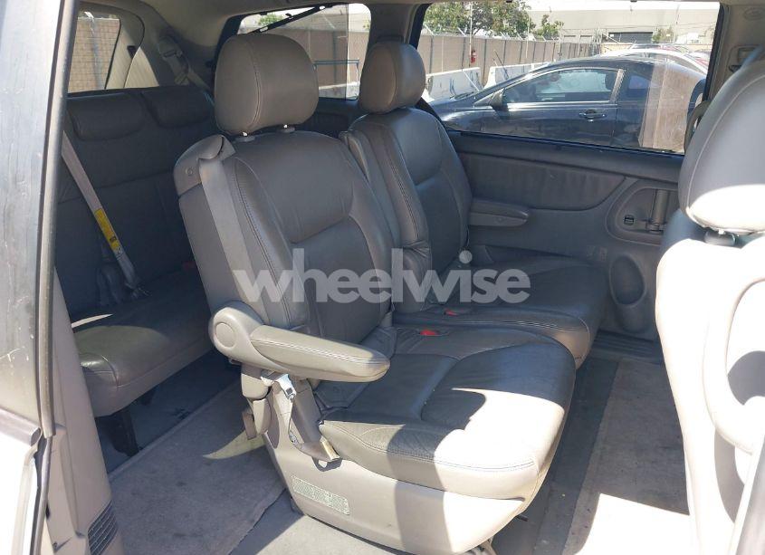 Photo 8 of 2004 Toyota Sienna XLE LIMITED (VIN 5TDBA22C94S027886)