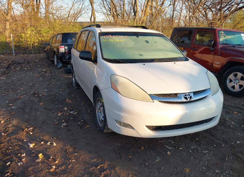 2006 Toyota Sienna XLE LIMITED (VIN 5TDBA22C96S069347) main photo