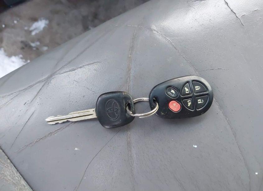 Photo 11 of 2006 Toyota Sienna XLE LIMITED (VIN 5TDBA22C96S073110)
