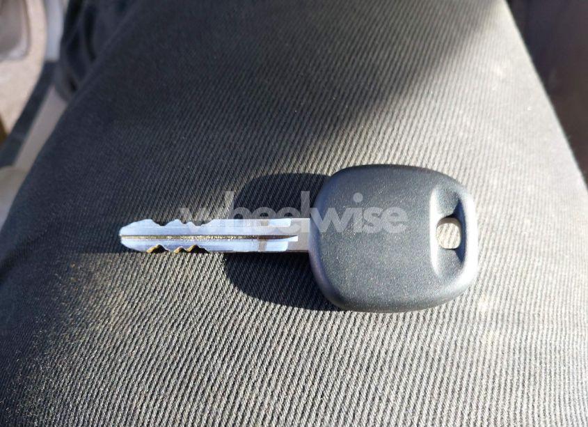 Photo 11 of 2004 Toyota Sienna XLE (VIN 5TDBA22CX4S003211)