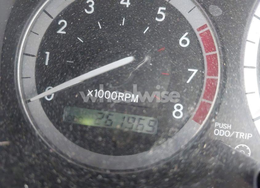 Photo 7 of 2004 Toyota Sienna XLE (VIN 5TDBA22CX4S003211)