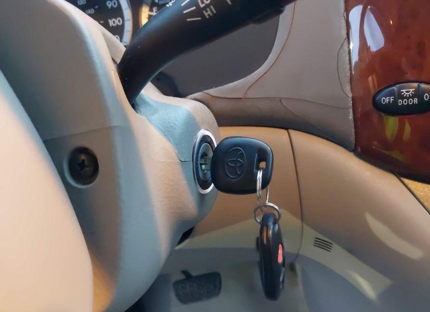 Photo 11 of 2004 Toyota Sienna XLE LIMITED (VIN 5TDBA22CX4S020073)