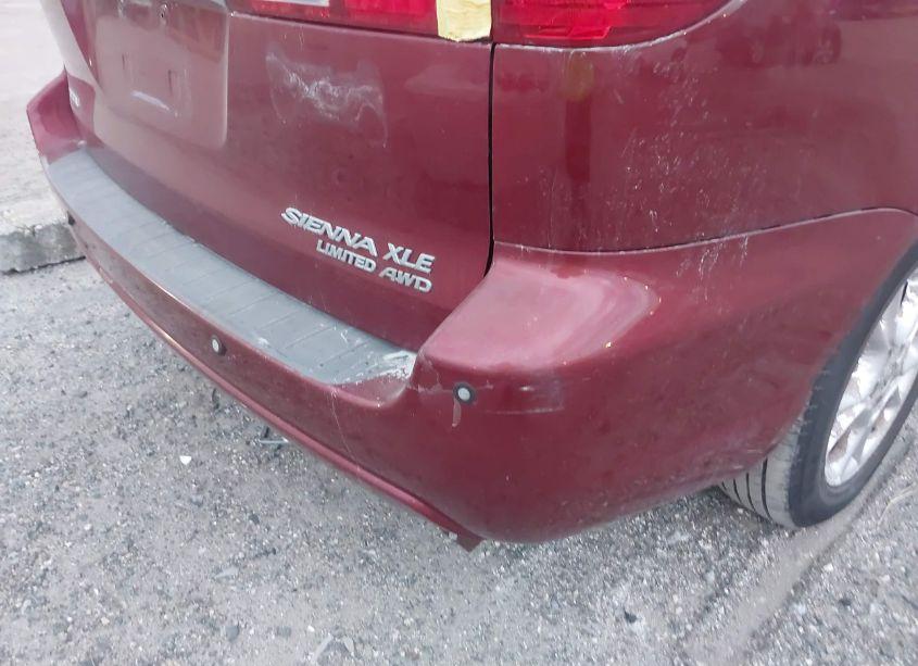 Photo 12 of 2004 Toyota Sienna XLE LIMITED (VIN 5TDBA22CX4S020073)