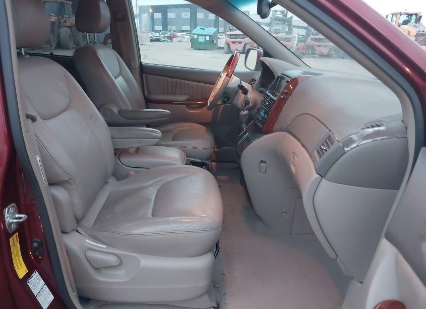 Photo 5 of 2004 Toyota Sienna XLE LIMITED (VIN 5TDBA22CX4S020073)