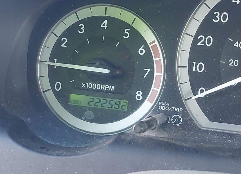 Photo 12 of 2005 Toyota Sienna XLE (VIN 5TDBA22CX5S031141)