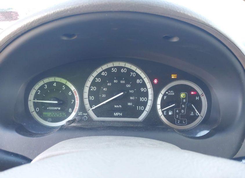 Photo 7 of 2005 Toyota Sienna XLE (VIN 5TDBA22CX5S031141)