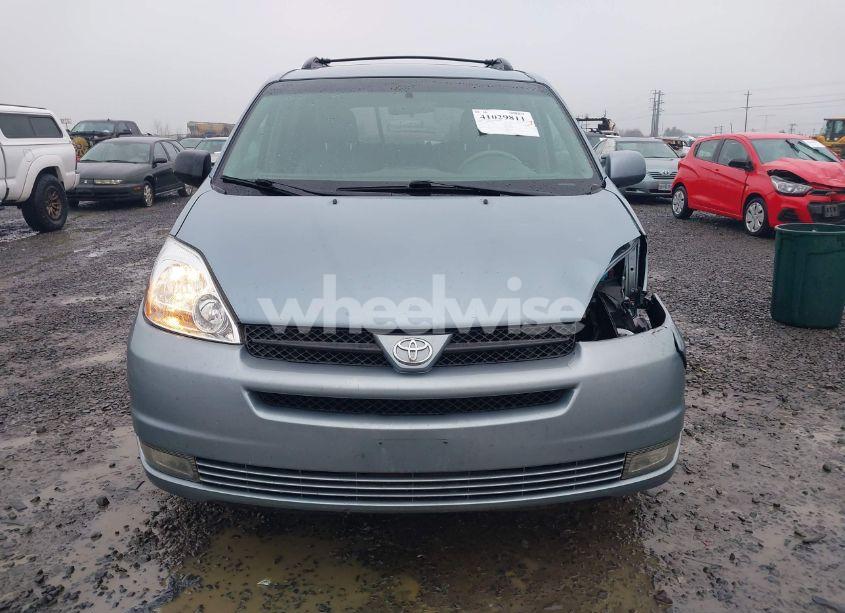 Photo 12 of 2005 Toyota Sienna XLE (VIN 5TDBA22CX5S031298)