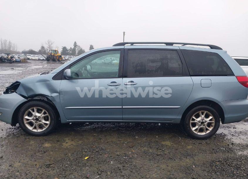 Photo 14 of 2005 Toyota Sienna XLE (VIN 5TDBA22CX5S031298)