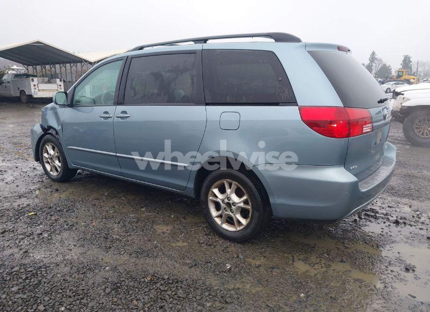 Photo 3 of 2005 Toyota Sienna XLE (VIN 5TDBA22CX5S031298)