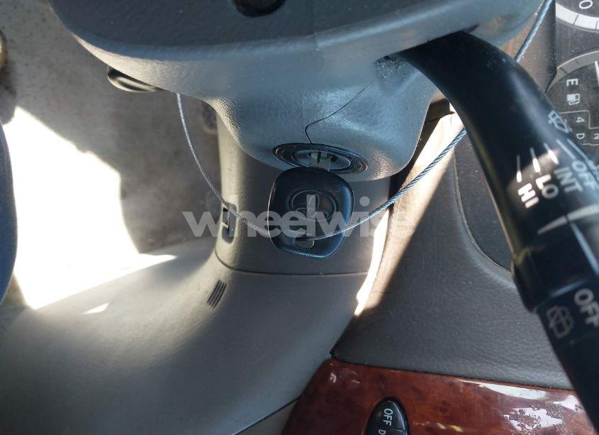 Photo 11 of 2005 Toyota Sienna XLE (VIN 5TDBA22CX5S036484)