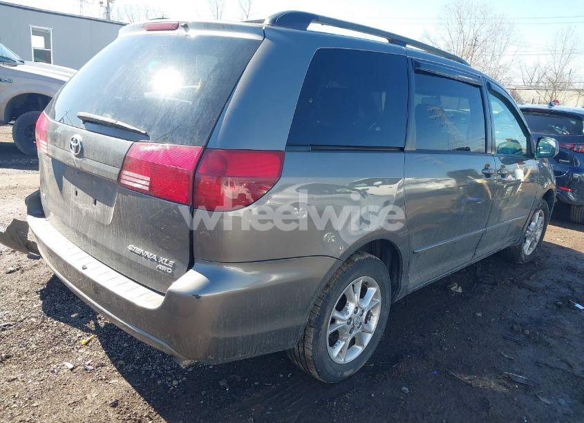 Photo 4 of 2005 Toyota Sienna XLE (VIN 5TDBA22CX5S036484)
