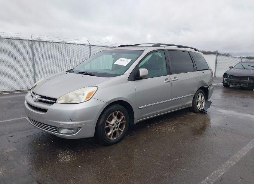 Photo 2 of 2005 Toyota Sienna XLE LIMITED (VIN 5TDBA22CX5S039773)