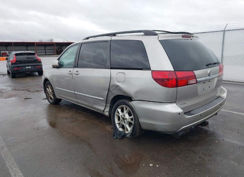 Photo 3 of 2005 Toyota Sienna XLE LIMITED (VIN 5TDBA22CX5S039773)