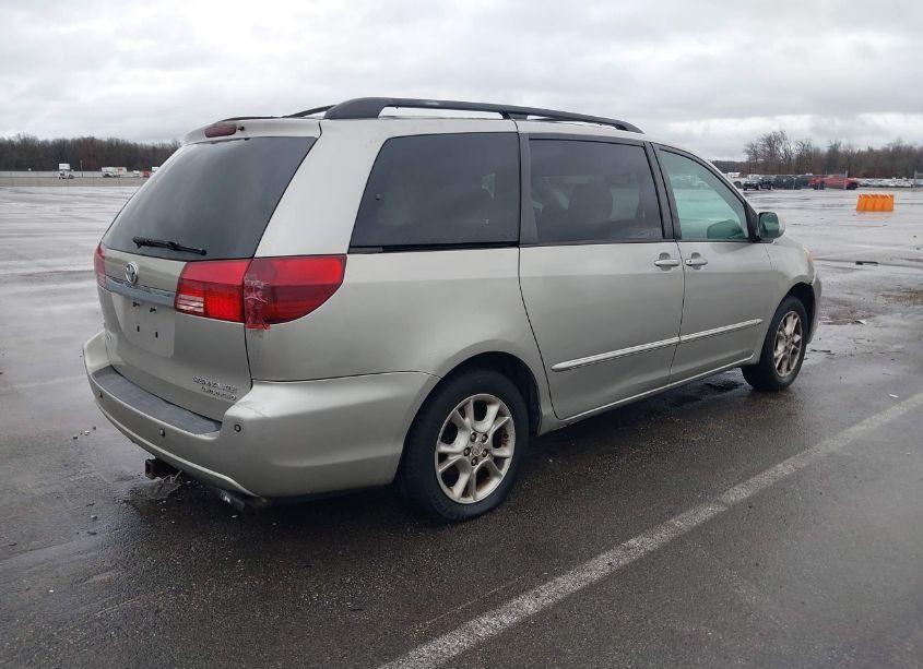 Photo 4 of 2005 Toyota Sienna XLE LIMITED (VIN 5TDBA22CX5S039773)
