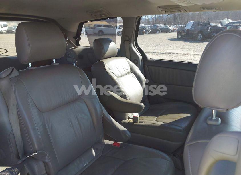 Photo 8 of 2006 Toyota Sienna XLE LIMITED (VIN 5TDBA22CX6S073066)