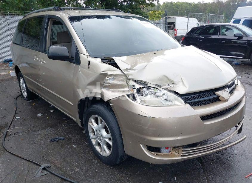 2004 Toyota Sienna LE (VIN 5TDBA23C04S008190) main photo