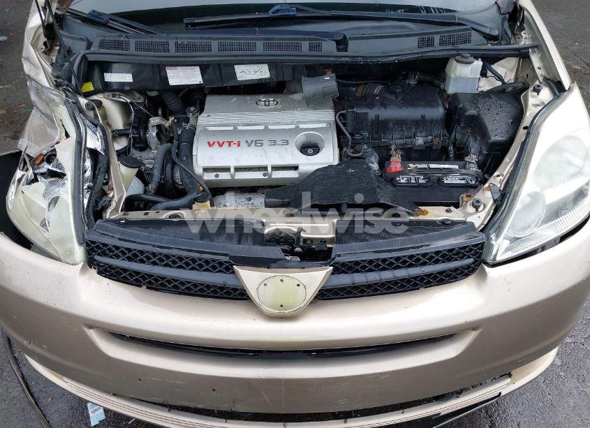 Photo 10 of 2004 Toyota Sienna LE (VIN 5TDBA23C04S008190)
