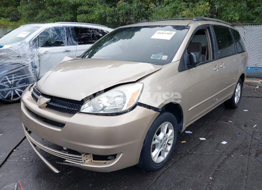 Photo 2 of 2004 Toyota Sienna LE (VIN 5TDBA23C04S008190)