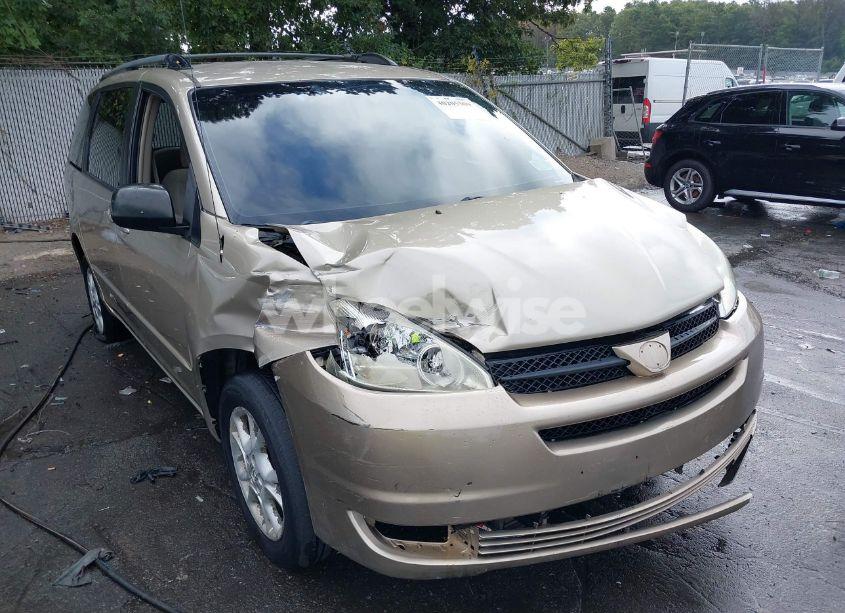 Photo 6 of 2004 Toyota Sienna LE (VIN 5TDBA23C04S008190)
