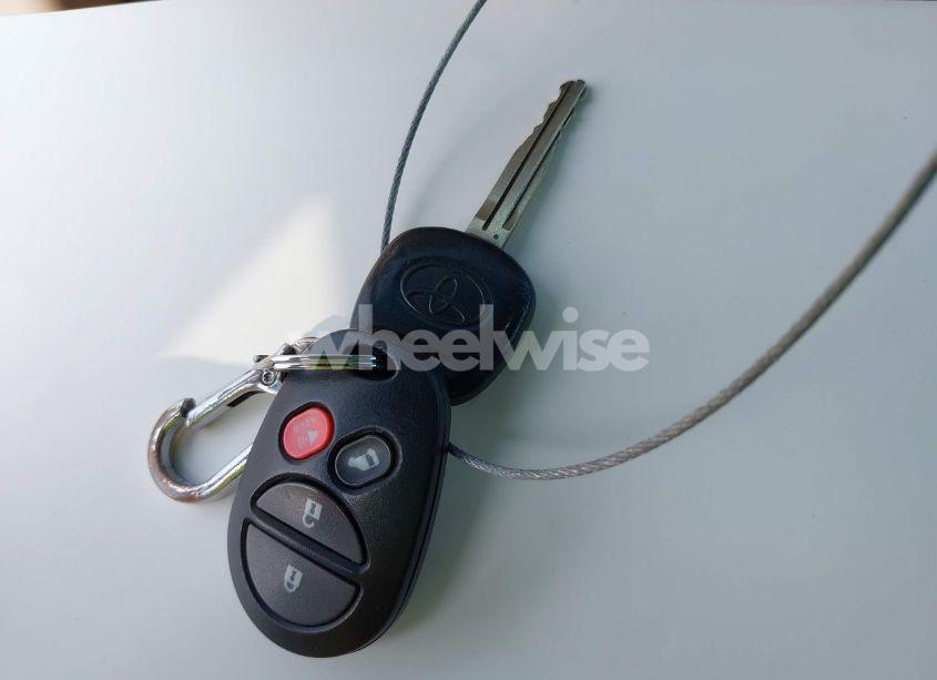 Photo 11 of 2004 Toyota Sienna LE (VIN 5TDBA23C04S011381)