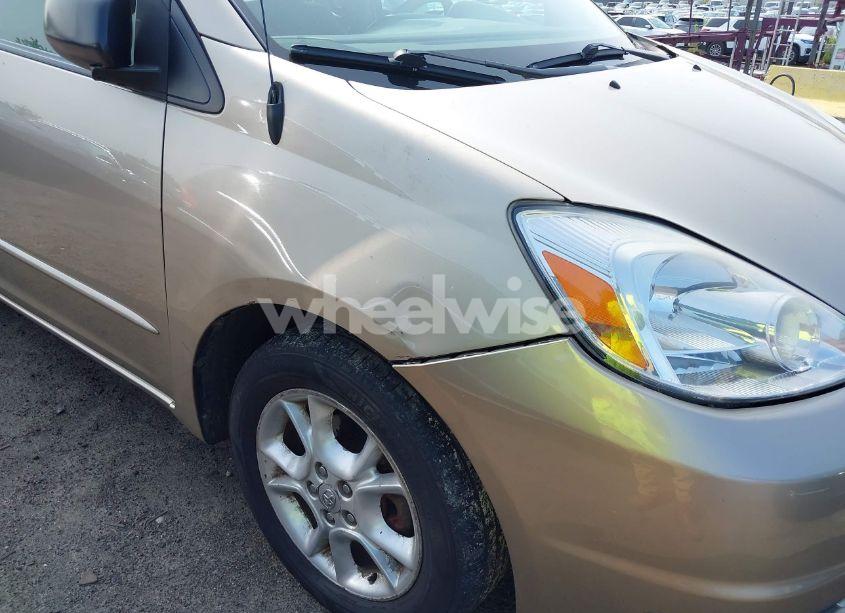 Photo 14 of 2004 Toyota Sienna LE (VIN 5TDBA23C04S011381)