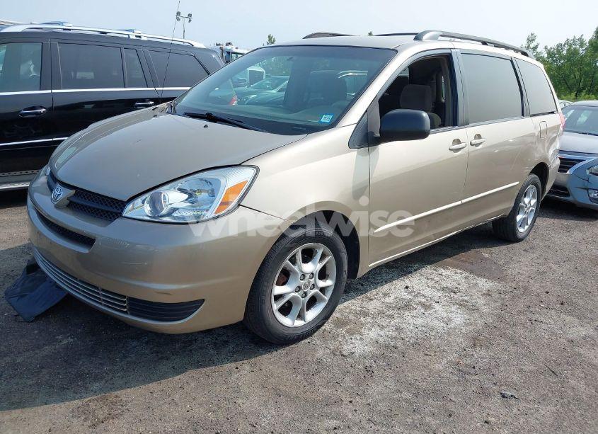 Photo 2 of 2004 Toyota Sienna LE (VIN 5TDBA23C04S011381)
