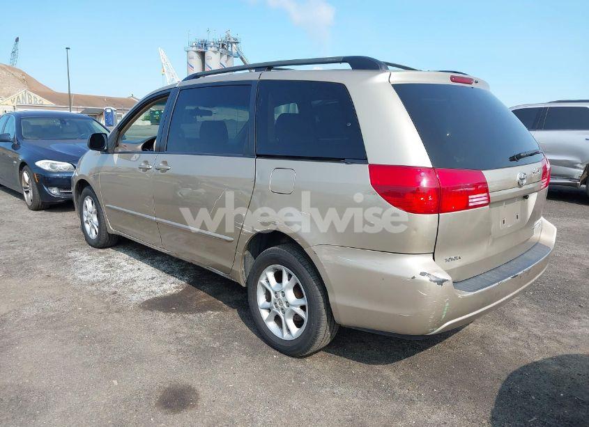 Photo 3 of 2004 Toyota Sienna LE (VIN 5TDBA23C04S011381)