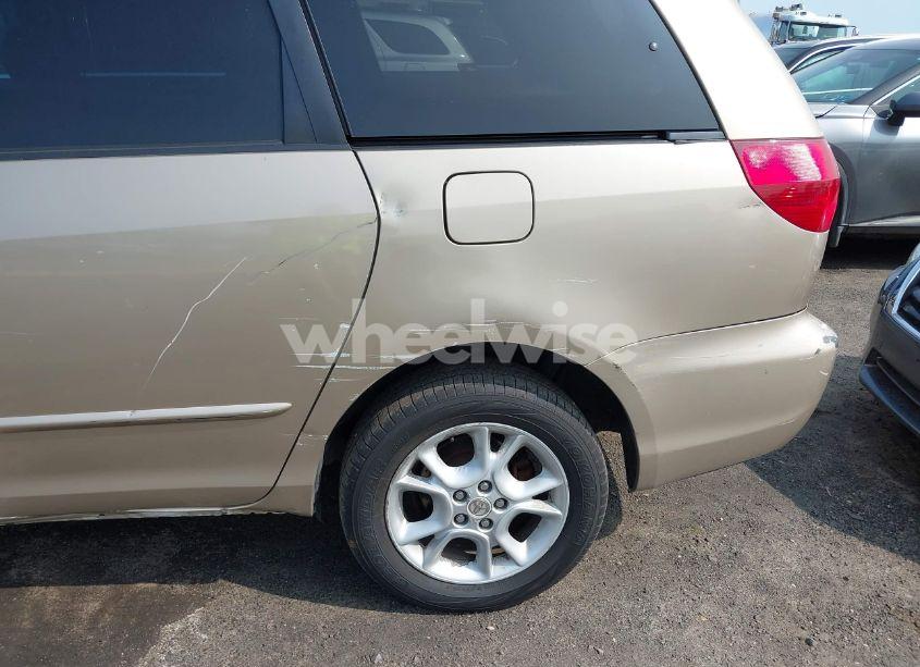 Photo 6 of 2004 Toyota Sienna LE (VIN 5TDBA23C04S011381)