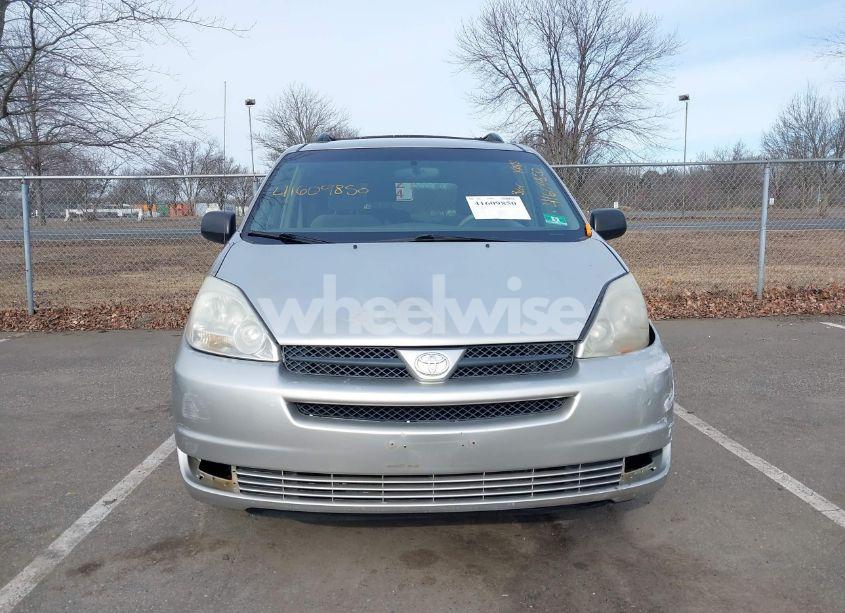 Photo 12 of 2004 Toyota Sienna LE (VIN 5TDBA23C04S018430)