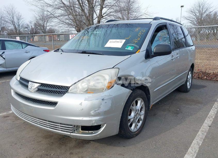 Photo 2 of 2004 Toyota Sienna LE (VIN 5TDBA23C04S018430)