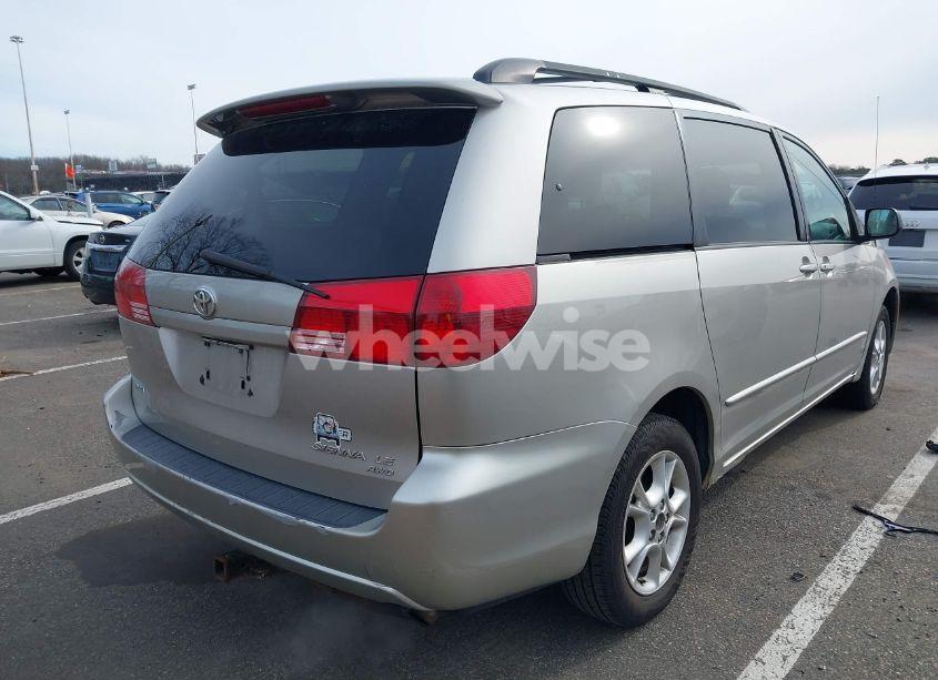 Photo 4 of 2004 Toyota Sienna LE (VIN 5TDBA23C04S018430)